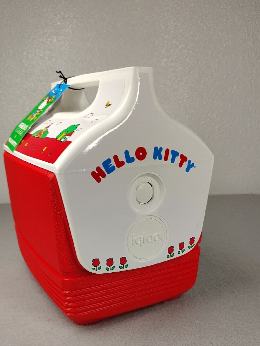 Igloo X Hello Kitty Collab Series Cooler - Picture 3 of 13